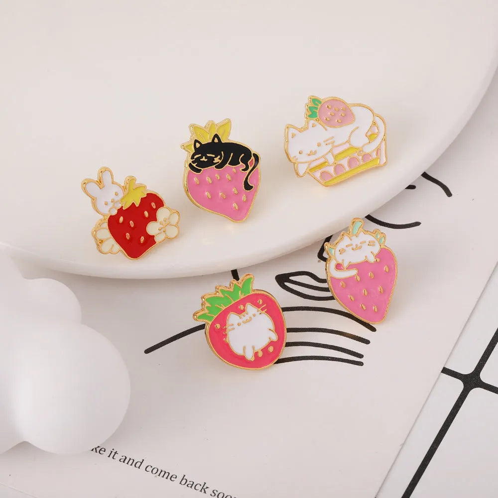 Cute cat strawberry metal brooch decorative alloy pin with five colour variations