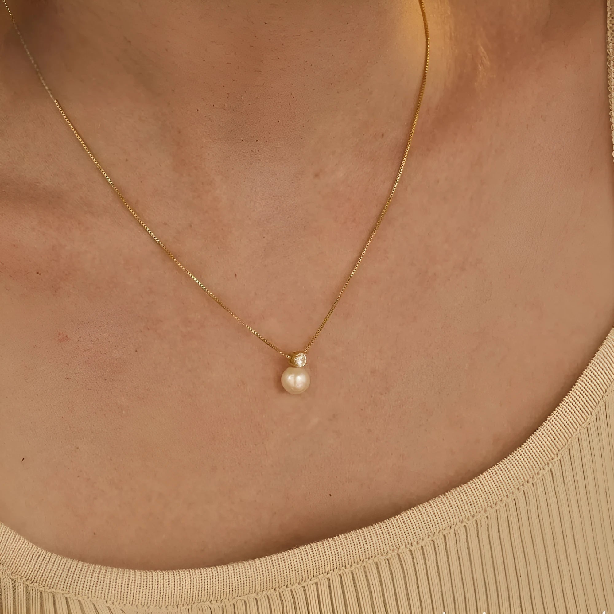 St Delan women's necklace with imitation pearl and zircon pendant on stainless steel box chain, gold colour option