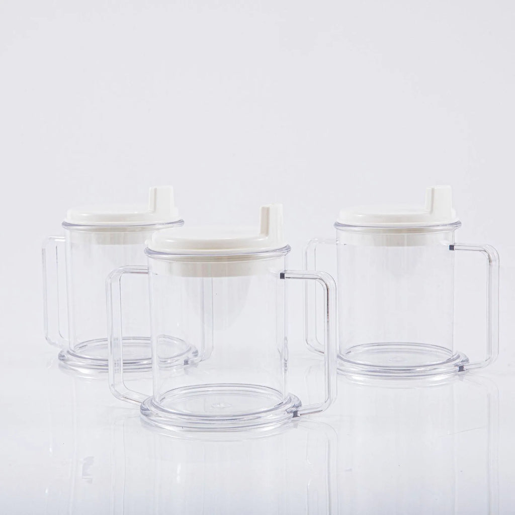 Transparent plastic drinking cup with spill-proof lid, 350ml capacity