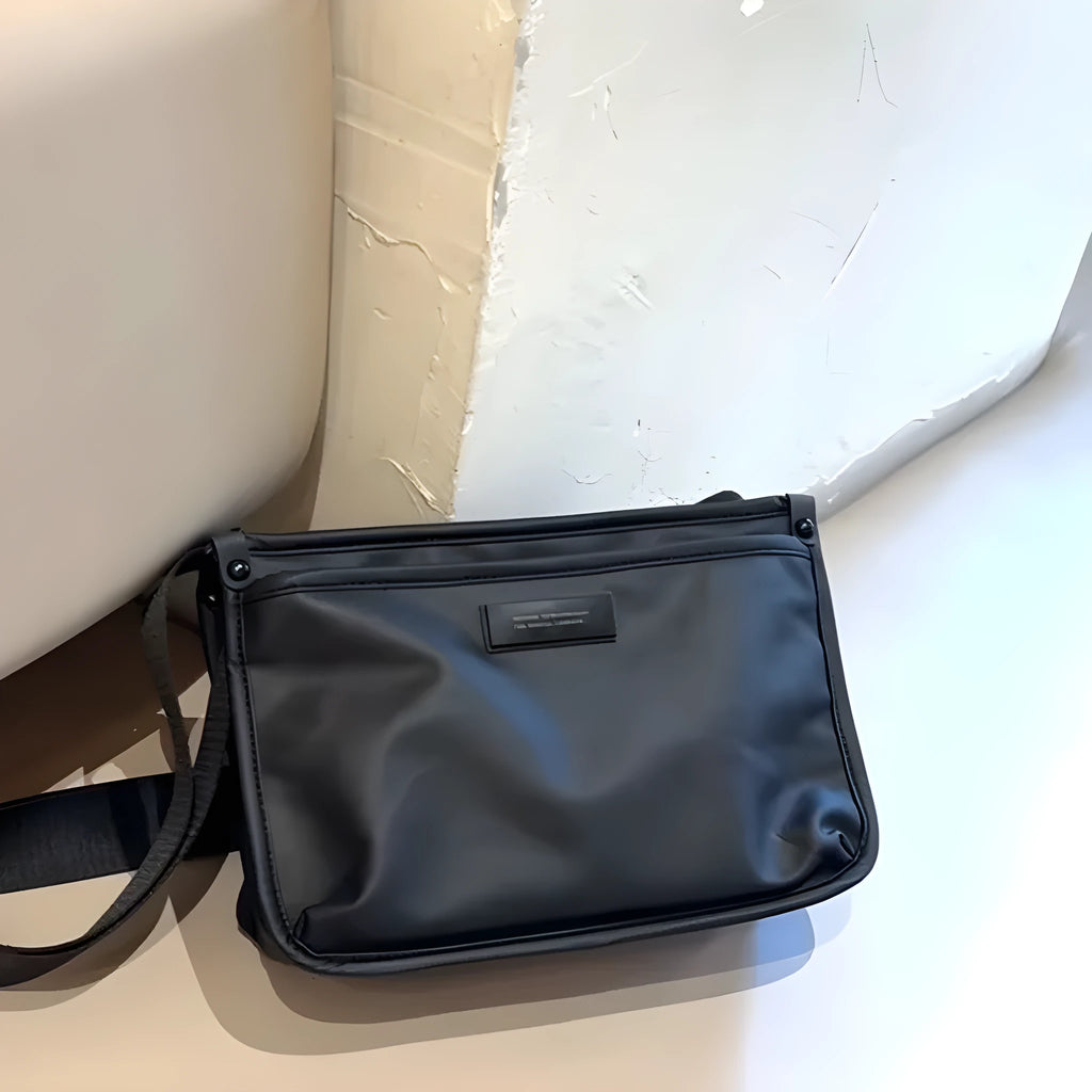 Niche High Sense unisex casual trendy cool retro Oxford cloth small square crossbody bag, single bag without ornaments.