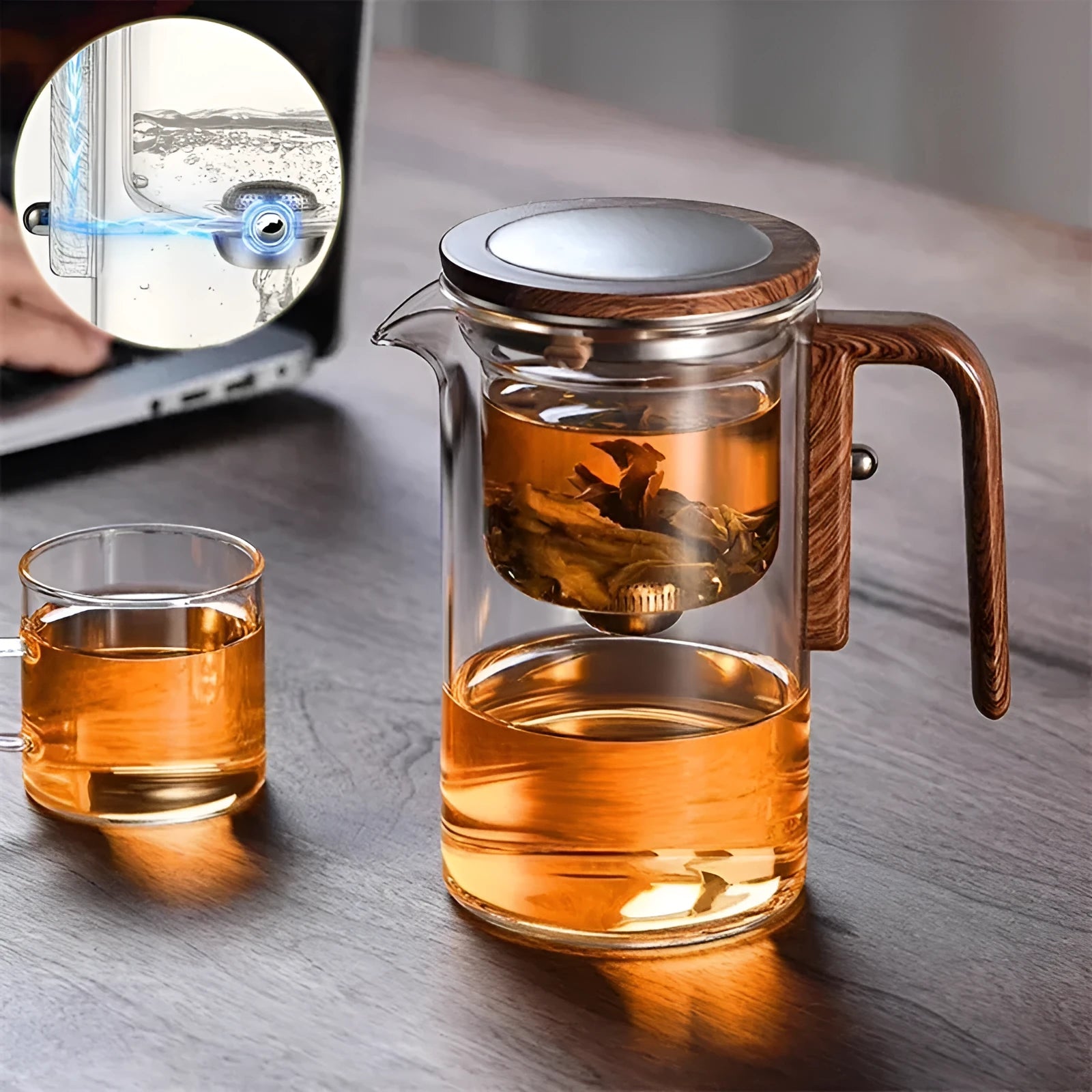 Glass teapot with magnetic water separation, walnut wood handle, borosilicate glass body, 500ml or 700ml capacity