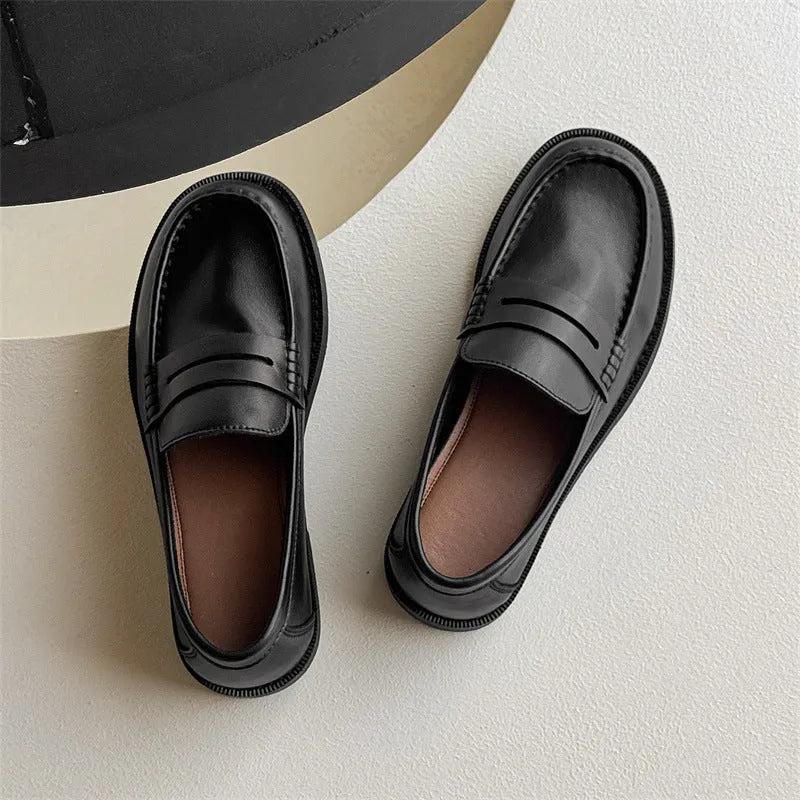 Men's slip-on retro casual shoes in black with microfiber upper and rubber sole