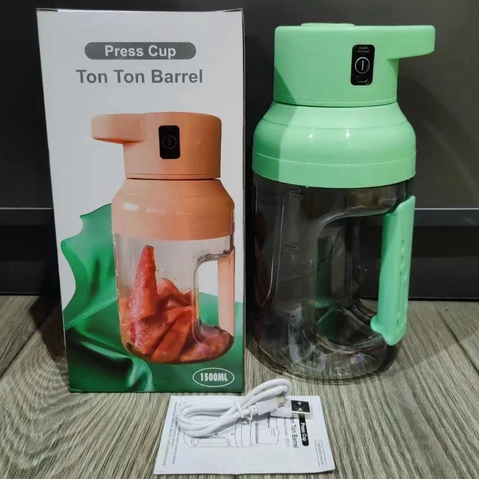 Portable electric juicer 1500ml USB rechargeable in pink with double handles and steel blades
