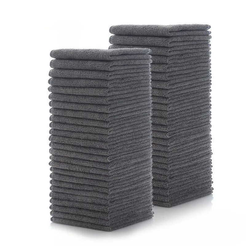 Grey 25x25 cm microfiber kitchen cleaning cloth for oil and grime.