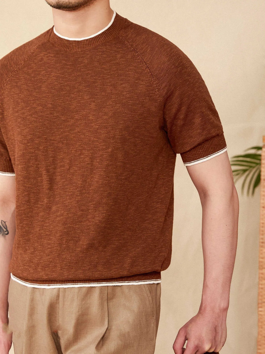 Breathable round neck linen cotton casual knitted short-sleeved T-shirt in Brown with short sleeves