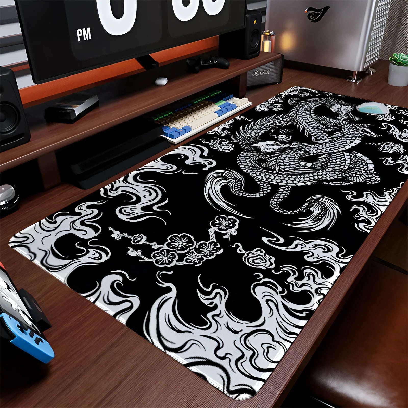 Non-slip cloth mouse pad with detailed dragon artwork, showing size and thickness options.