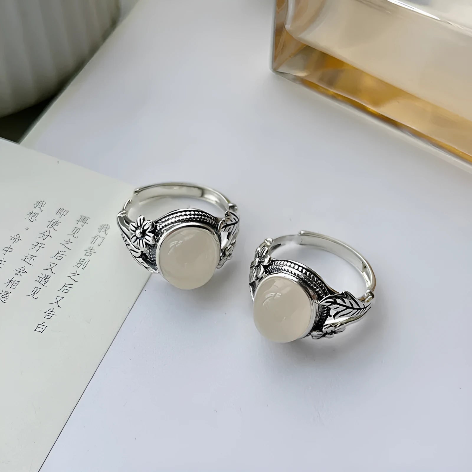 Adjustable U-shaped copper vintage ring with white chalcedony colour finish and open mouth design