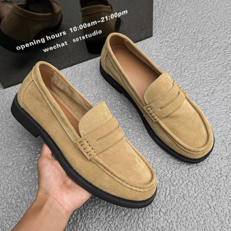 Men's slip-on retro casual shoes in black with microfiber upper and rubber sole