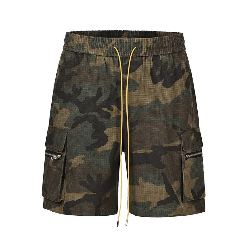Men's camouflage multi-pocket workwear shorts mid waist cropped length side view