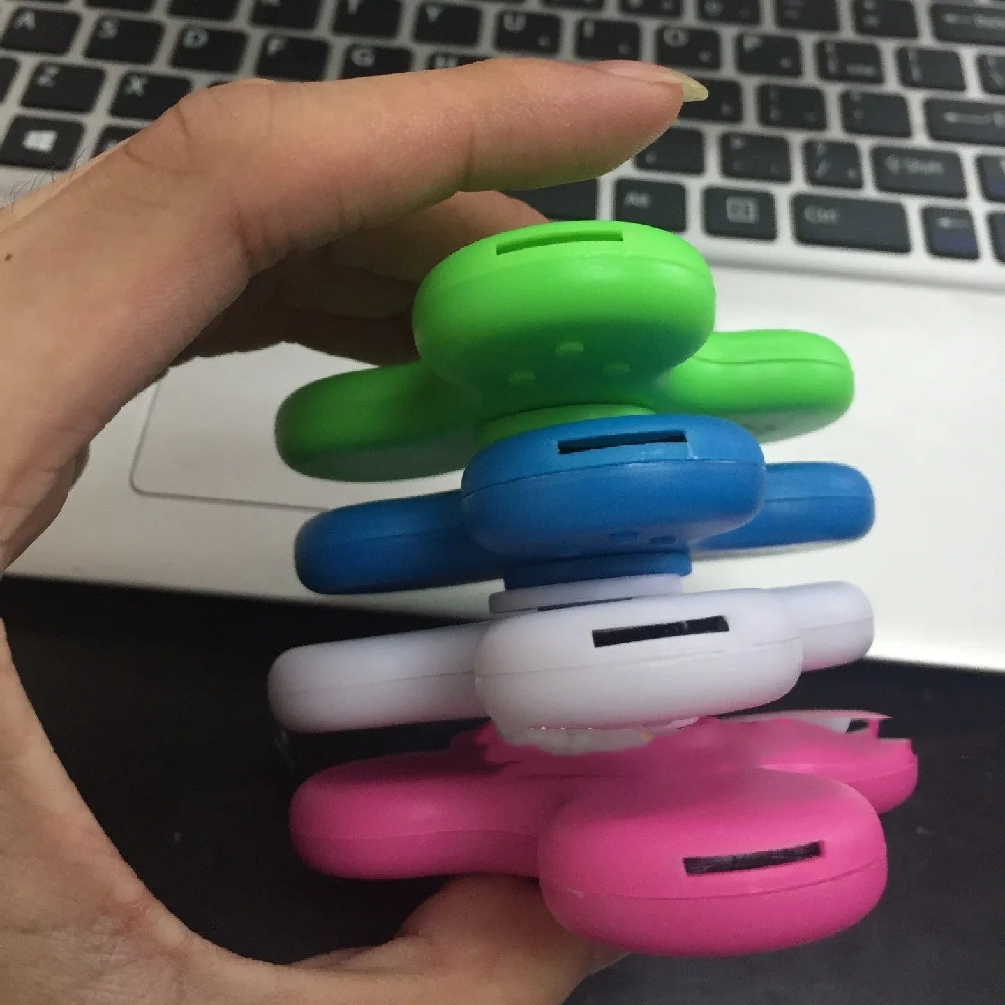 Bluetooth speaker fidget spinner EDC toy in compact ABS design with MP3 playback, 80x80x15 mm, white colour