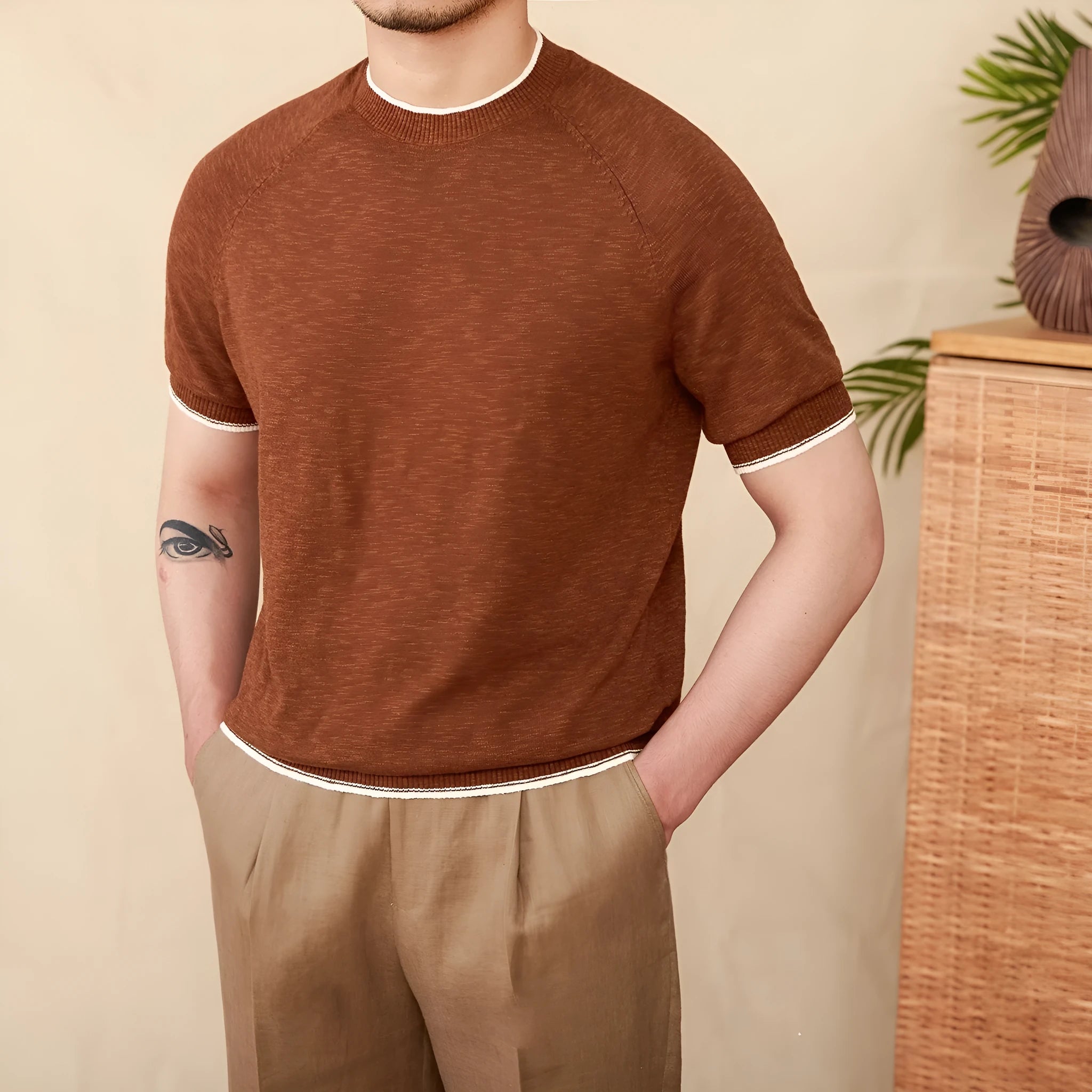 Breathable round neck linen cotton casual knitted short-sleeved T-shirt in Brown with short sleeves
