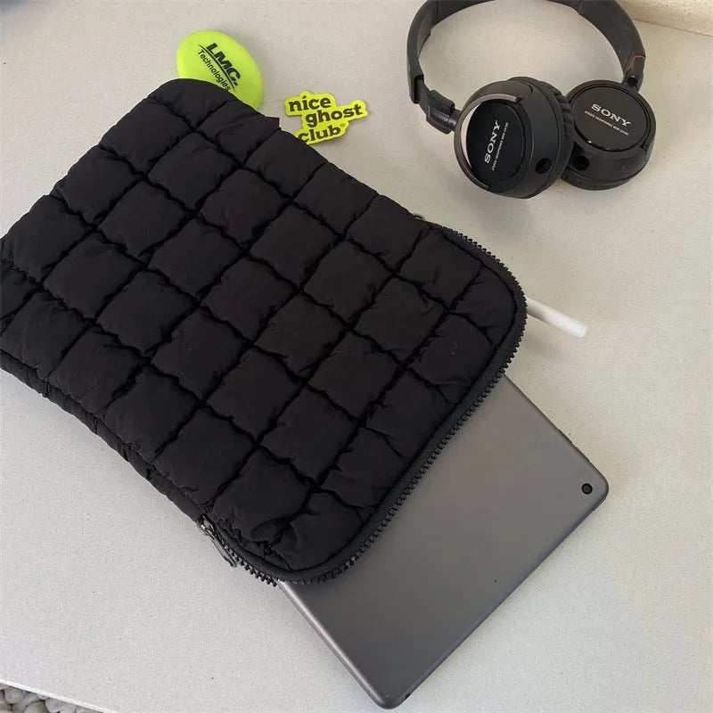 Large black Nylon laptop bag with cloud cotton padding for 15.6-inch devices