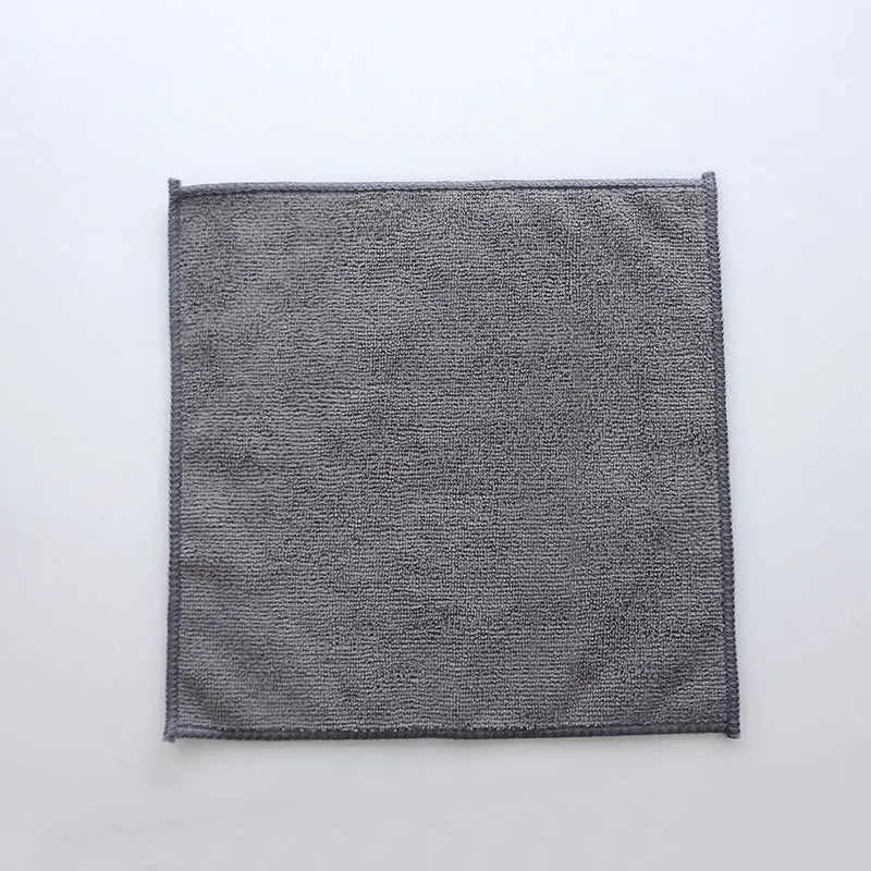Grey 25x25 cm microfiber kitchen cleaning cloth for oil and grime.