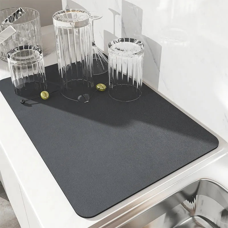 Super absorbent dish drying mat with PU leather surface and non-slip rubber backing, 30x40cm size in black