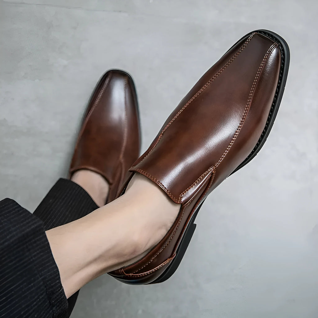 Men's patent leather casual pointed toe shoes in black with leather lining and rubber sole
