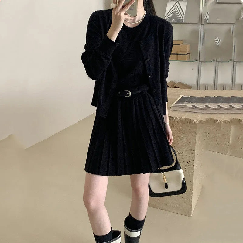 Women's grey art retro knitted two-piece set with vest skirt and long-sleeved cardigan