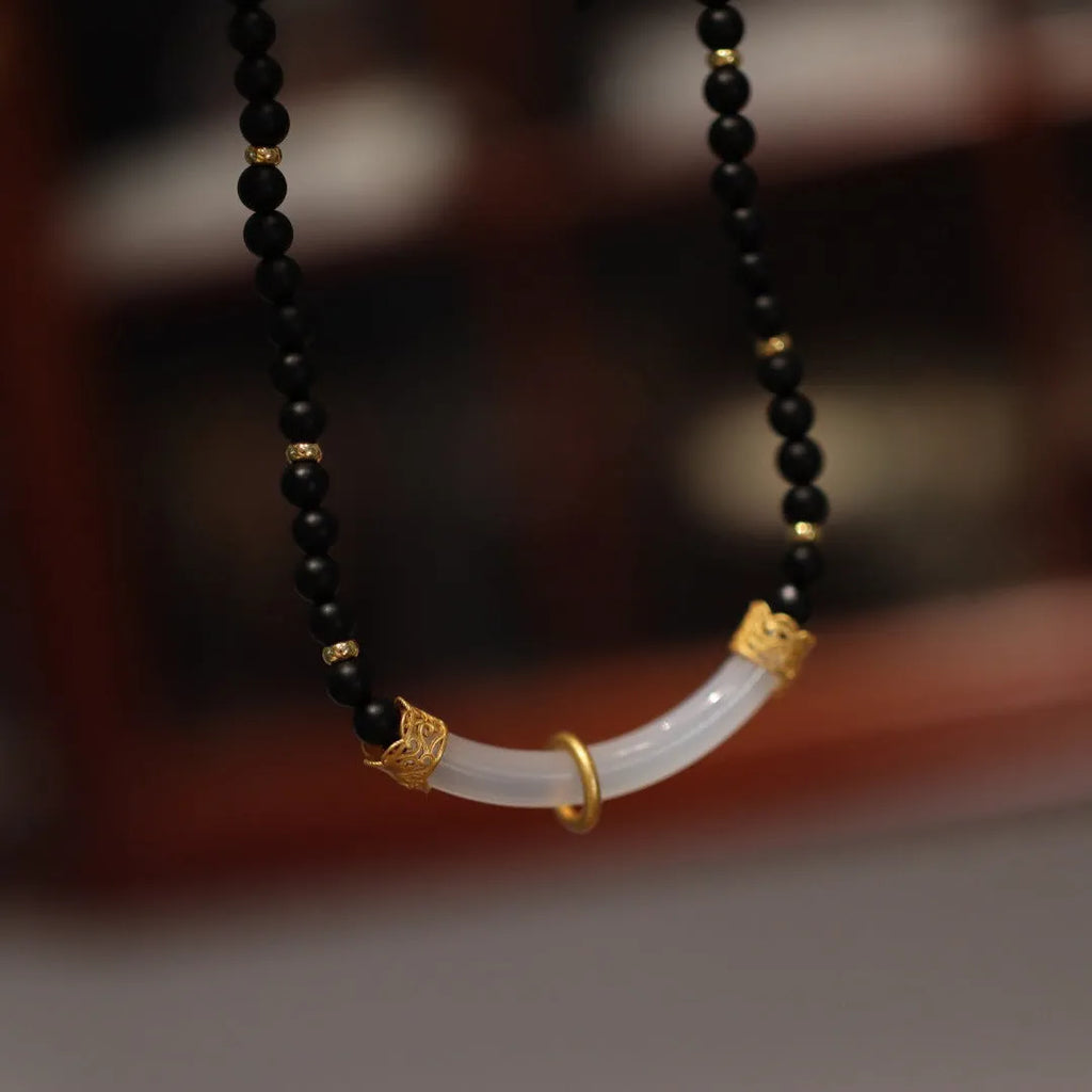 Natural frosted black agate and white chalcedony pendant necklace with 925 silver U-shaped pendant and ball bead chain