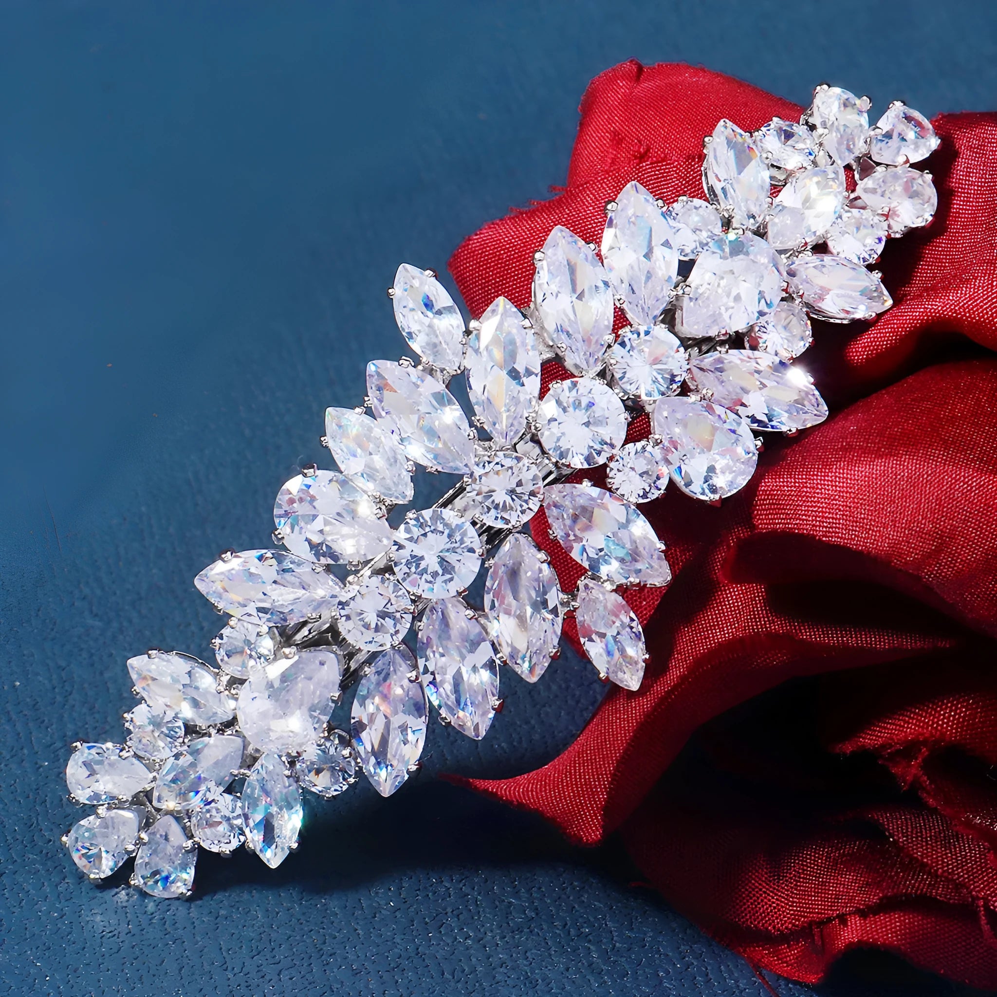 Women's inlaid zircon spring clip barrette with leaf pattern, electroplated finish, side view