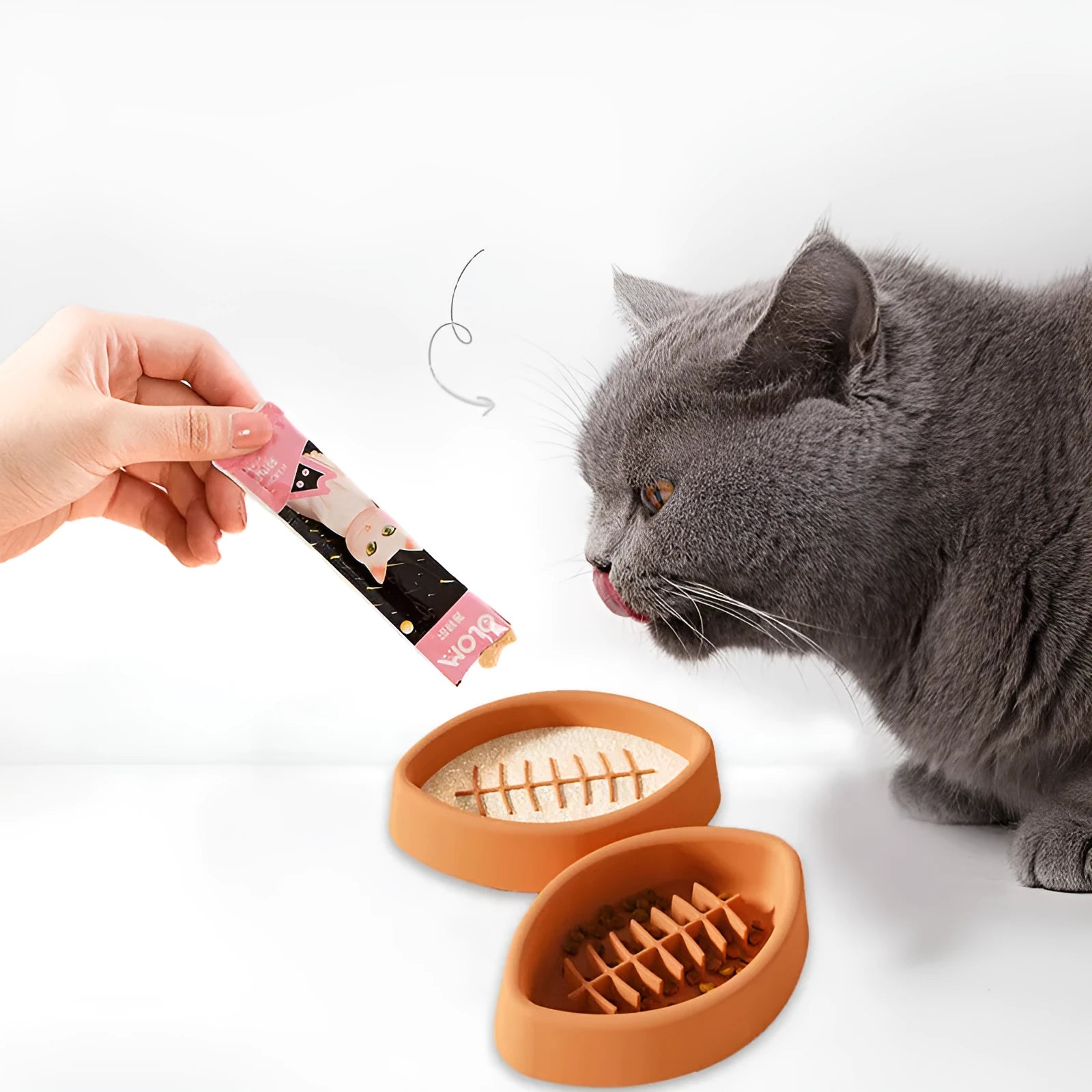 Silicone pet bowl with suction cup base, slow food bowl for dogs and cats, available in blue