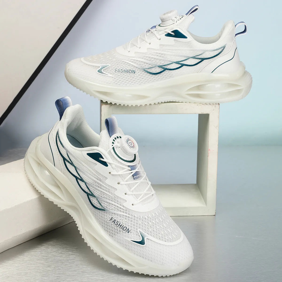 Unisex casual running shoe in white with PU mesh upper, rubber sole, and front lace-up.