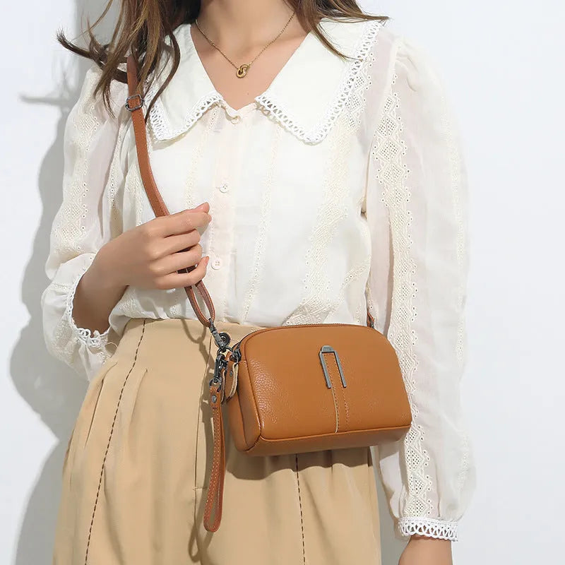 Genuine leather women's shoulder bag with horizontal square shape in neutral colour