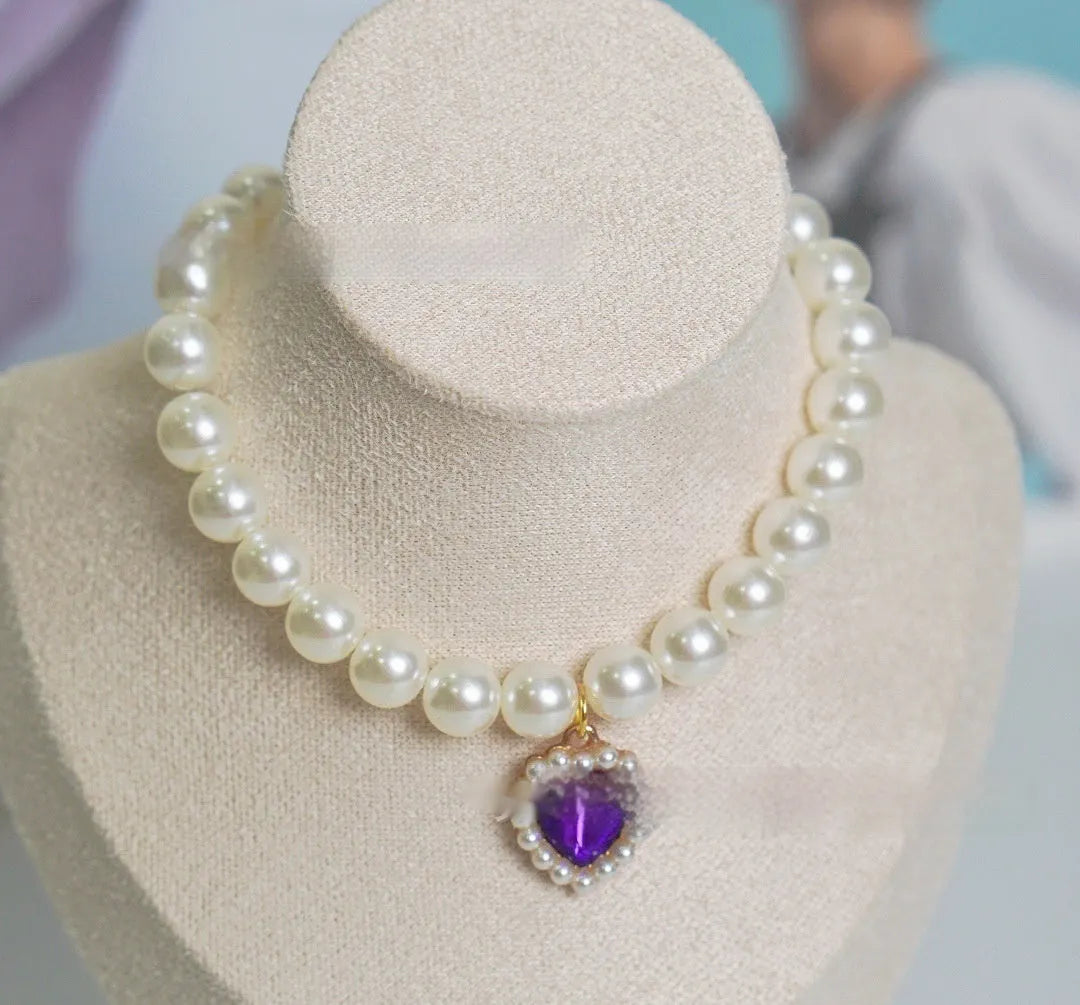 Pearl necklace love gem cat collar in single layer pink on a light background