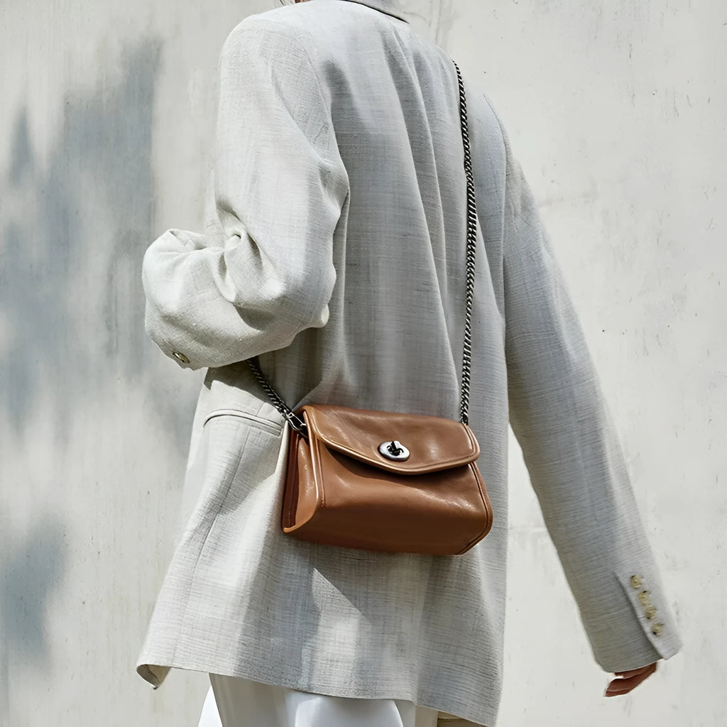 Envelope women's chain leather messenger bag in genuine two-layer cowhide, horizontal square shape, single shoulder strap