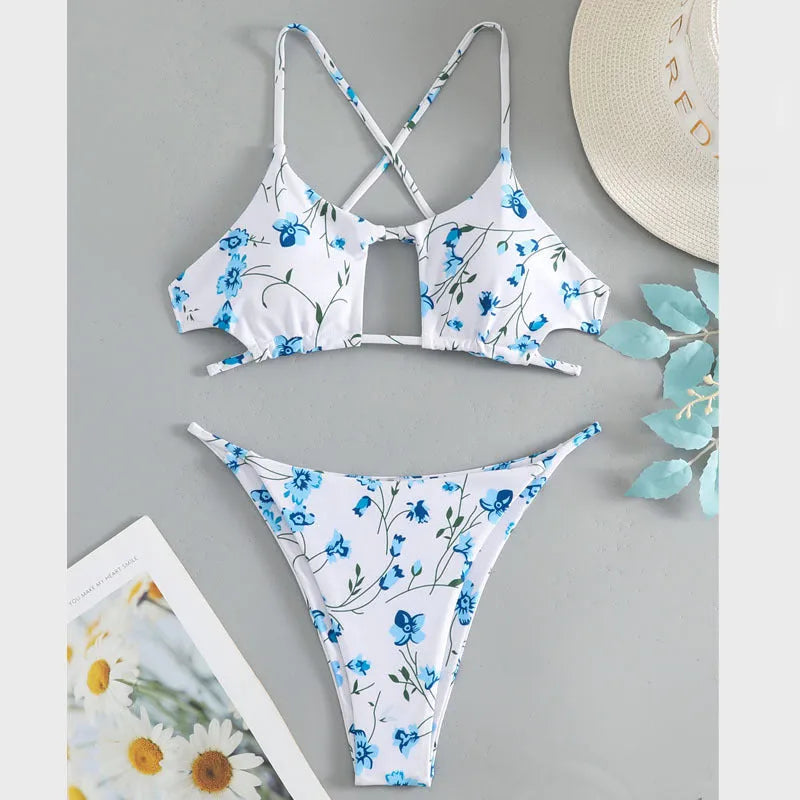 Women's floral tie-neck triangle swimsuit set with polyester-lined top and shorts in multicolour