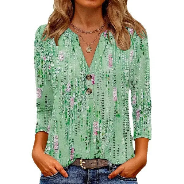 Women's loose fit V-neck T-shirt with 3D printed pattern in casual style