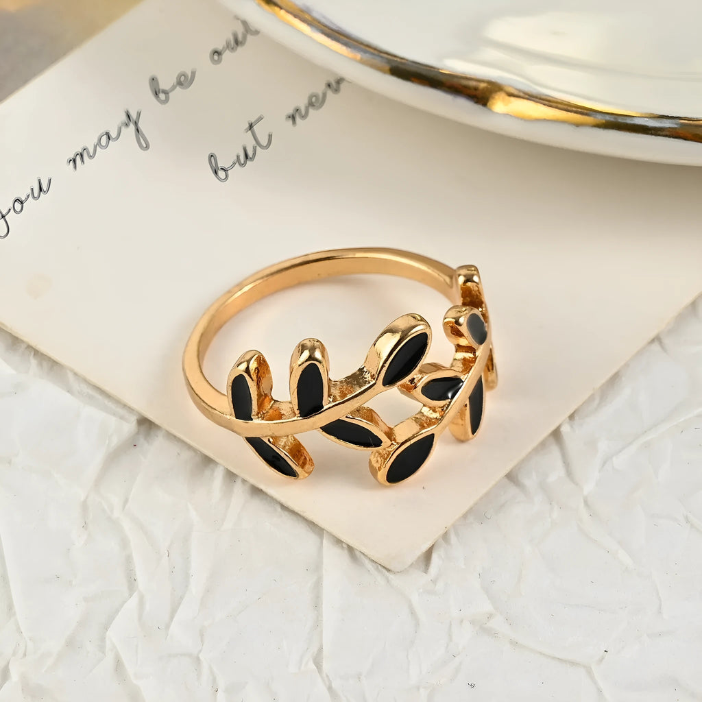 Gold leaf geometric acrylic ring for women, index finger size, simple flower shape