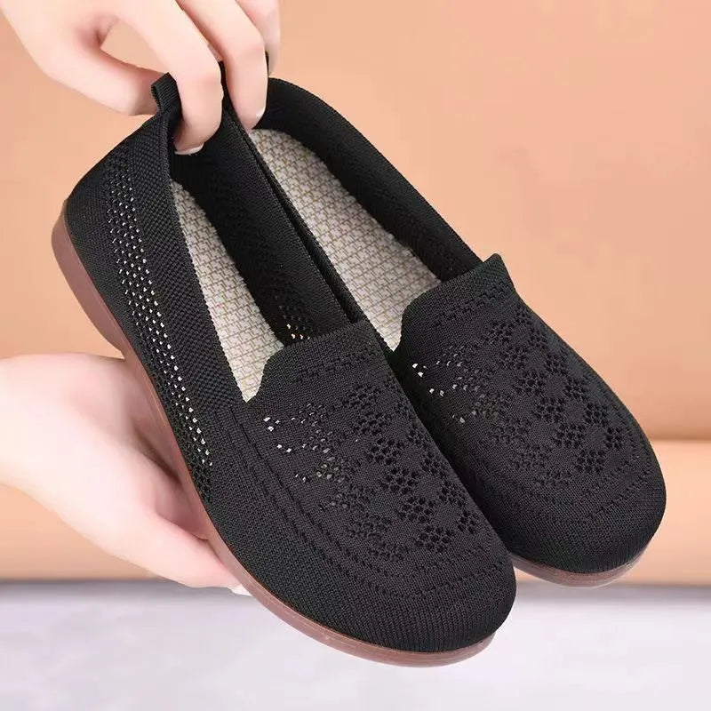 Elderly antiskid shoes for women, breathable mesh upper, flat heel, wide fit, beige colour