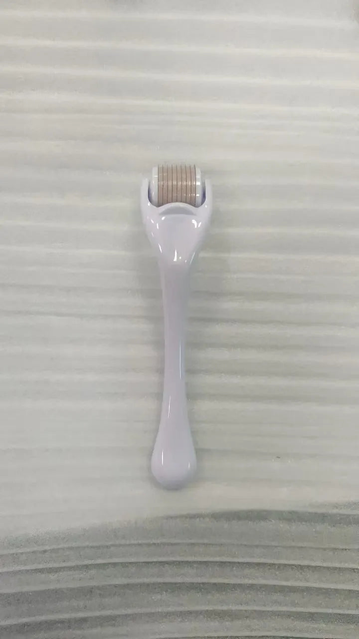 Mechanical derma roller pen with colour options and three needle size specifications for microneedling