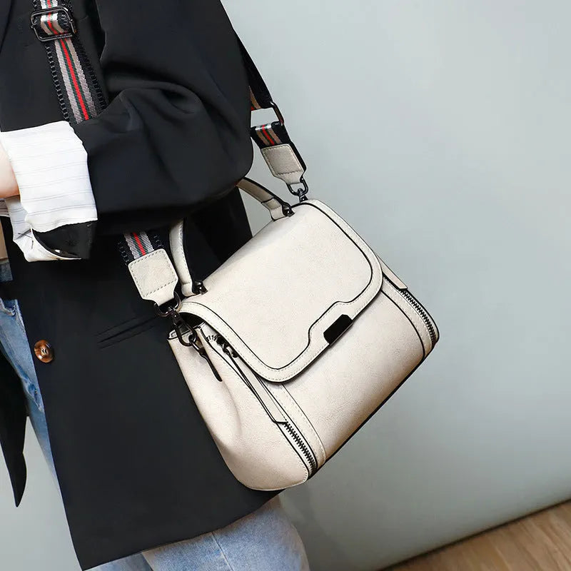 Women's genuine leather retro messenger bag in horizontal square shape with internal organiser pockets