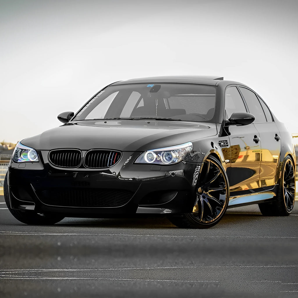 Pair of ABS carbon fibre grilles for BMW 5 Series E60 and E66 with textured surface