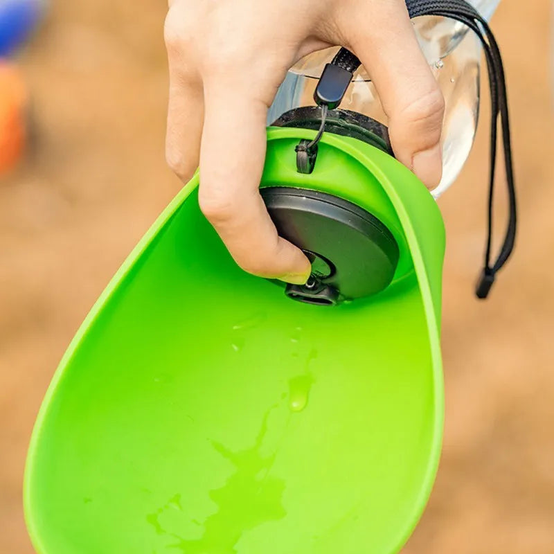 Portable pet water bottle with 680ml capacity, wide bowl, and key-type lock in blue, rose red, fruit green, orange