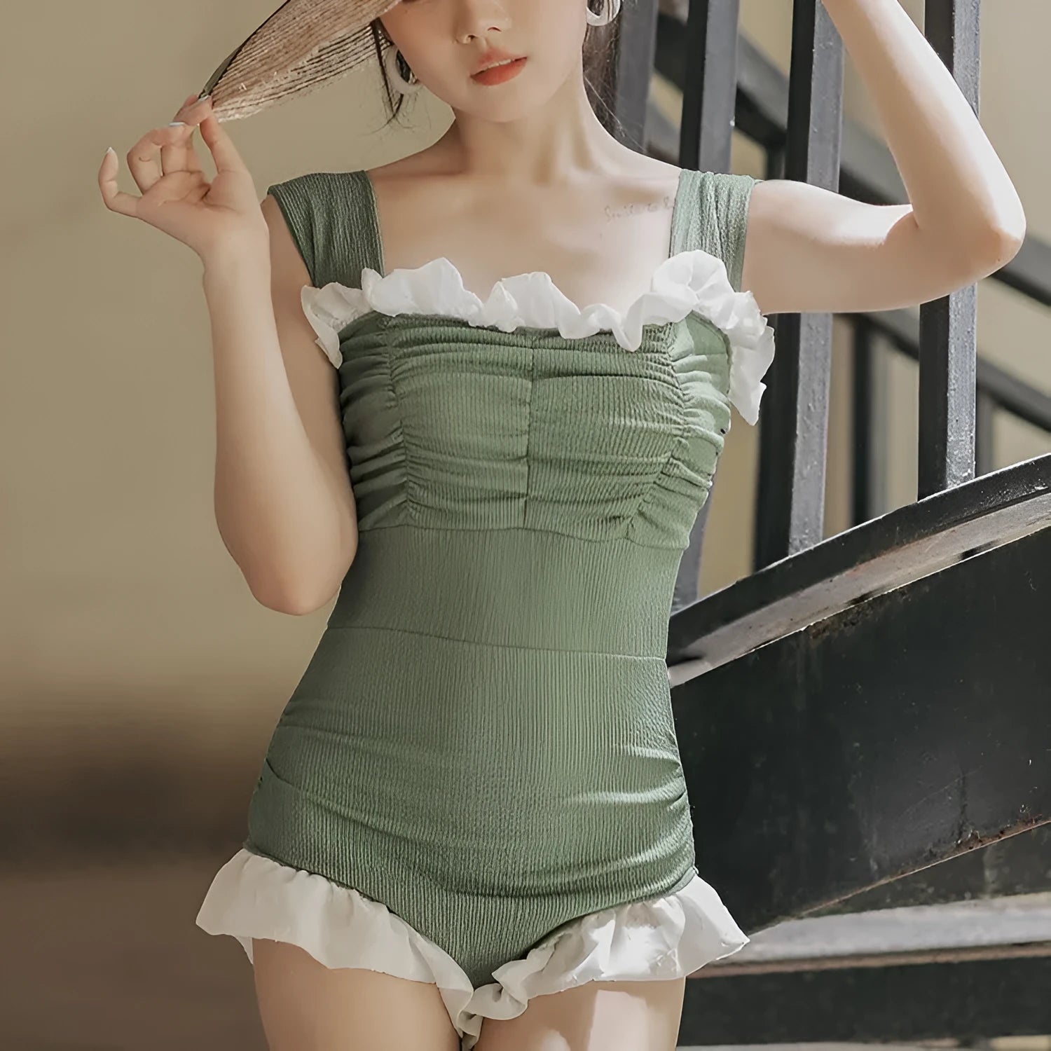 Triangle quick-drying slimming one-piece swimsuit in black with high-waist design Korean style