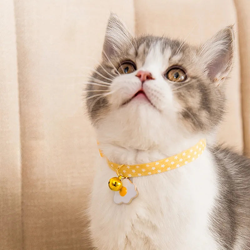 Green adjustable cat collar with bell pendant and bow tie decoration for small pets