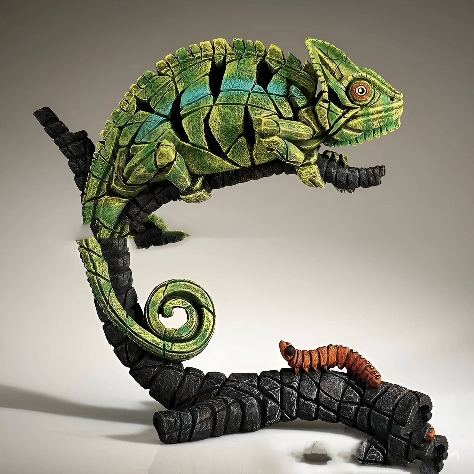 Hand-painted resin chameleon sculpture hanging on wall, 20cm tall, contemporary animal decoration