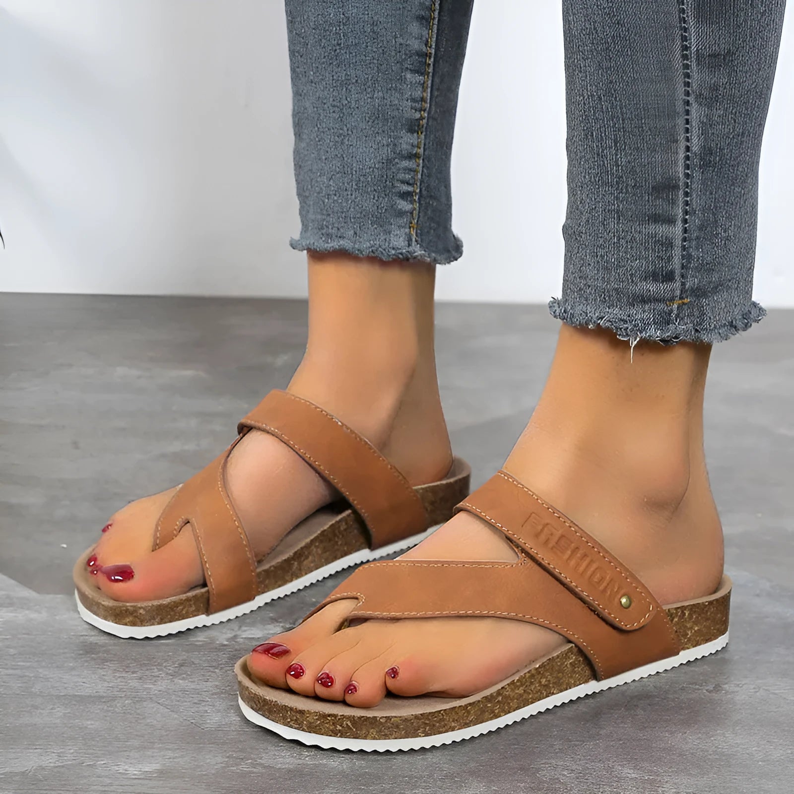 Flat toe ring thick-soled flip-flops in multiple colours with foam soles and imitation leather lining