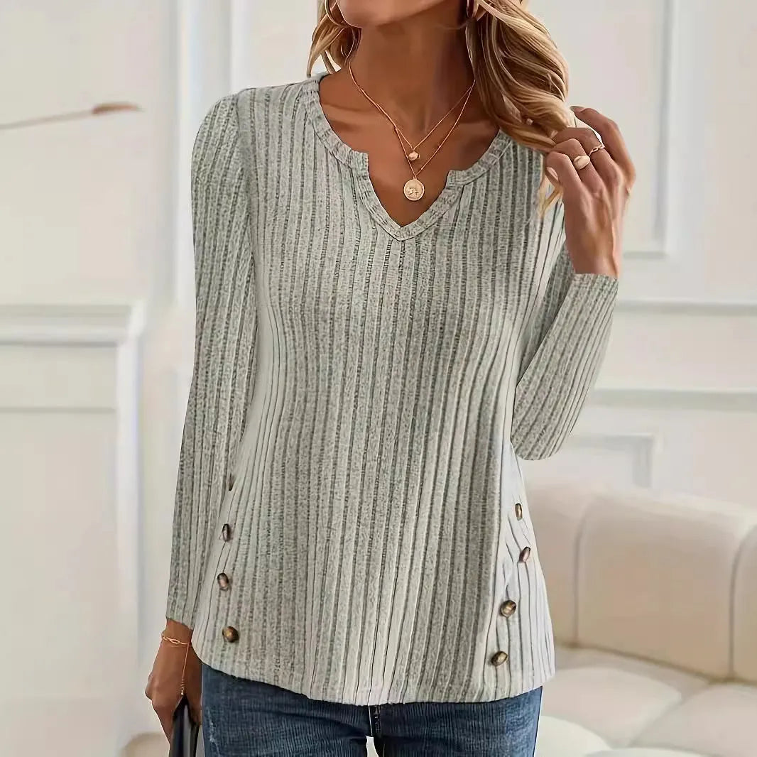 Casual solid colour knitted button sweater in polyester fabric with regular sleeves