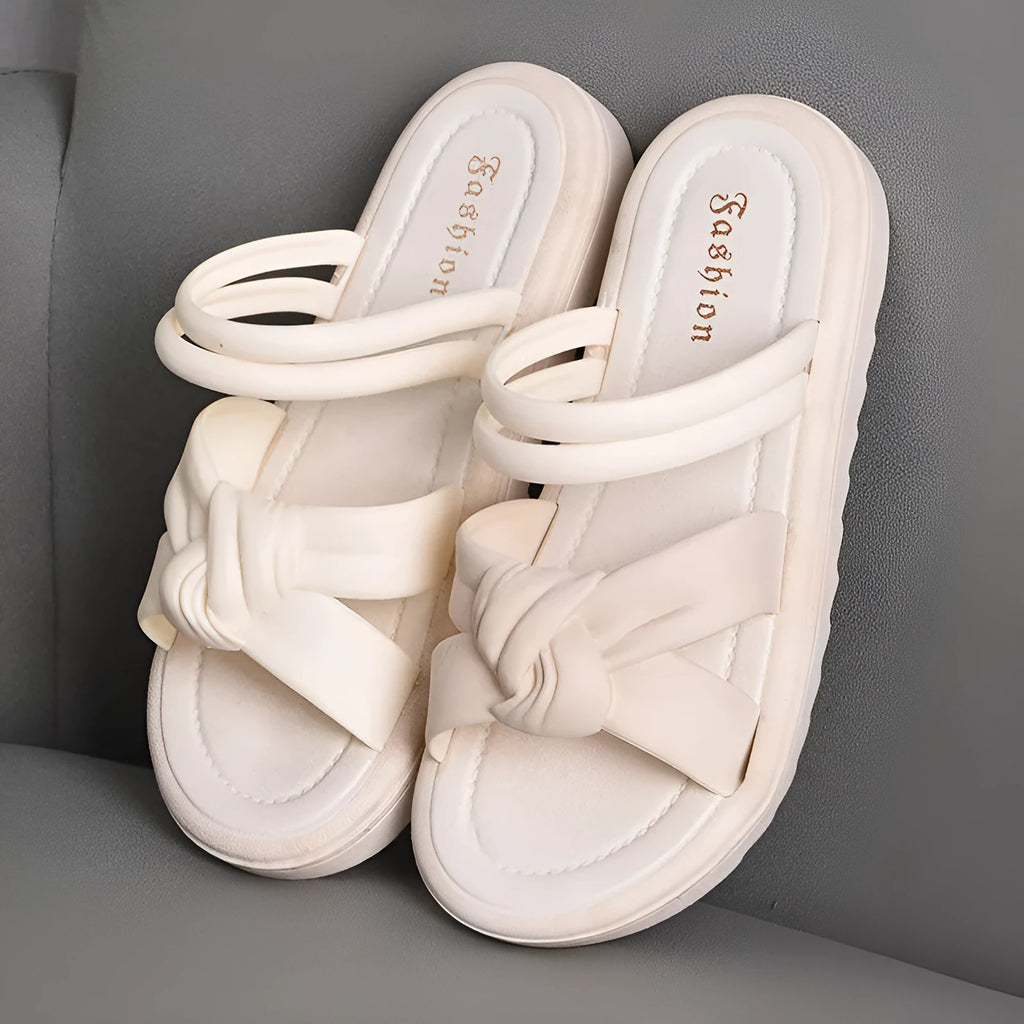 Women's two-way wear sandals in black with thick sole, PVC upper, non-slip injection-moulded sole, suitable for outdoor use.