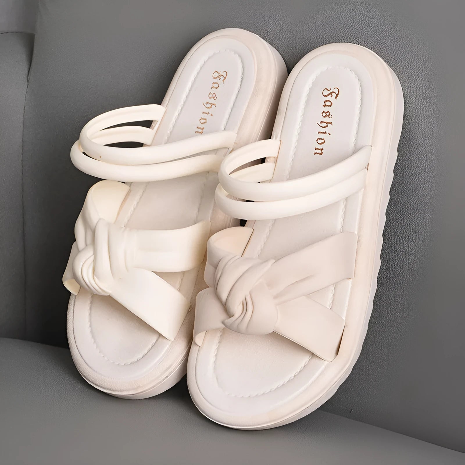 Women's two-way wear sandals in black with thick sole, PVC upper, non-slip injection-moulded sole, suitable for outdoor use.