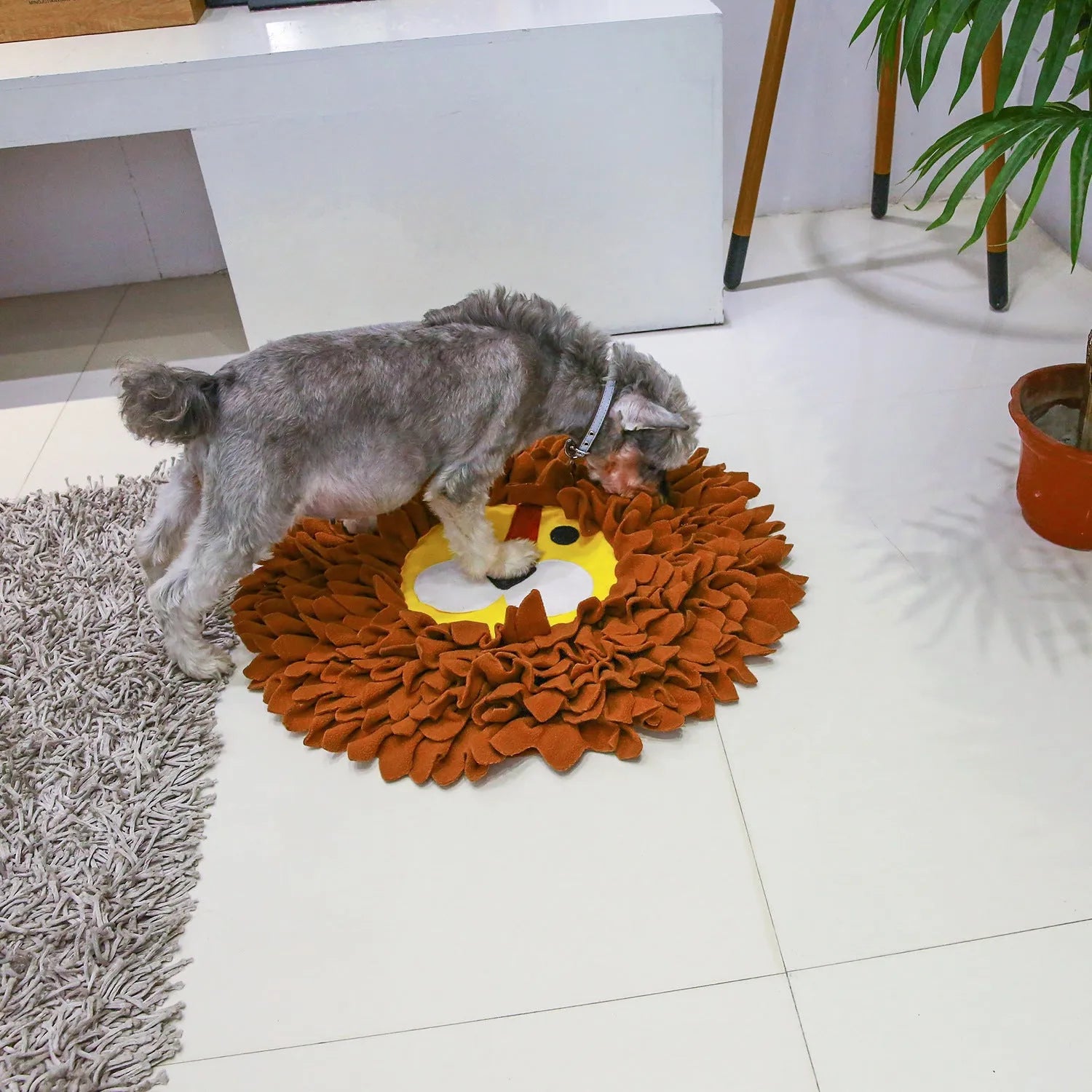 Brown lion-themed pet sniffing pad measuring 33 by 25 centimetres for dog and cat enrichment