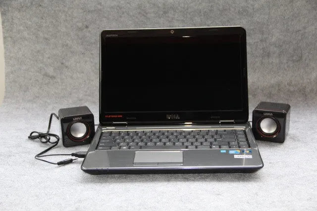 Black square USB powered 2.0 computer speaker for desktop PC audio