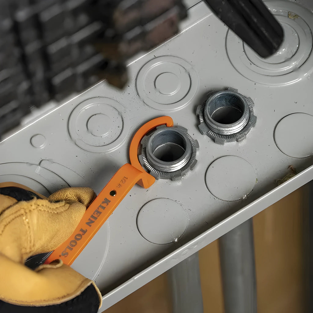H251 magnetic crescent wrench set showing orange, grey, and black adjustable spanners with catheter locking mechanism.