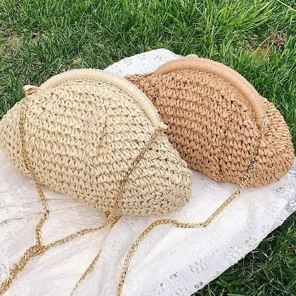 Shell-shaped straw shoulder bag with chain trim in khaki colour