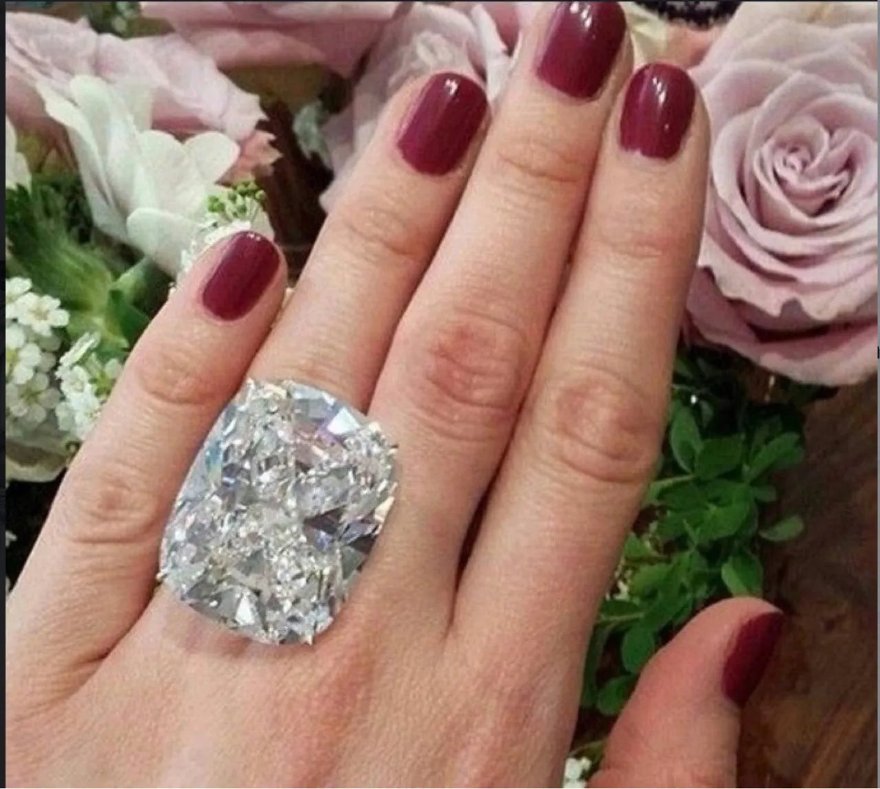 Women's geometric alloy ring with inlaid white square diamond in electroplated white gold colour
