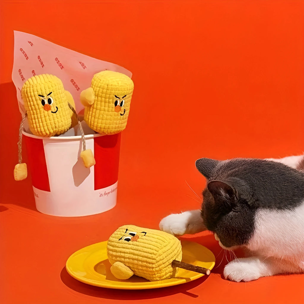 Corn cob shaped cat chew toy made of polio wood for feline teeth cleaning