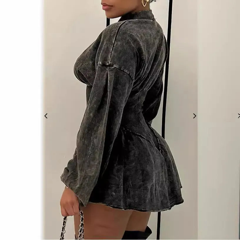 Grey slim-fit dress with digital print pattern and drawstring waist