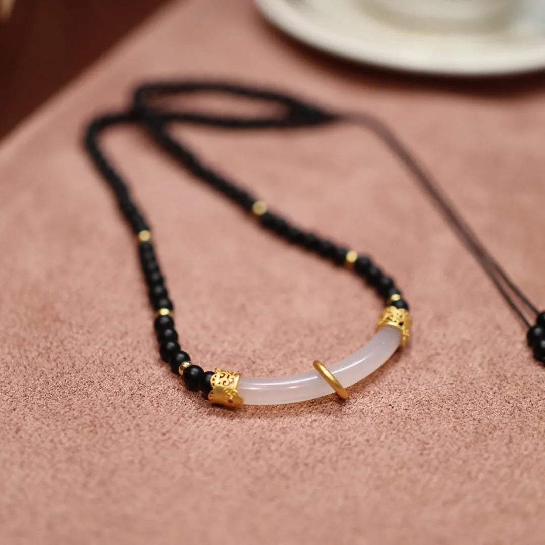 Natural frosted black agate and white chalcedony pendant necklace with 925 silver U-shaped pendant and ball bead chain